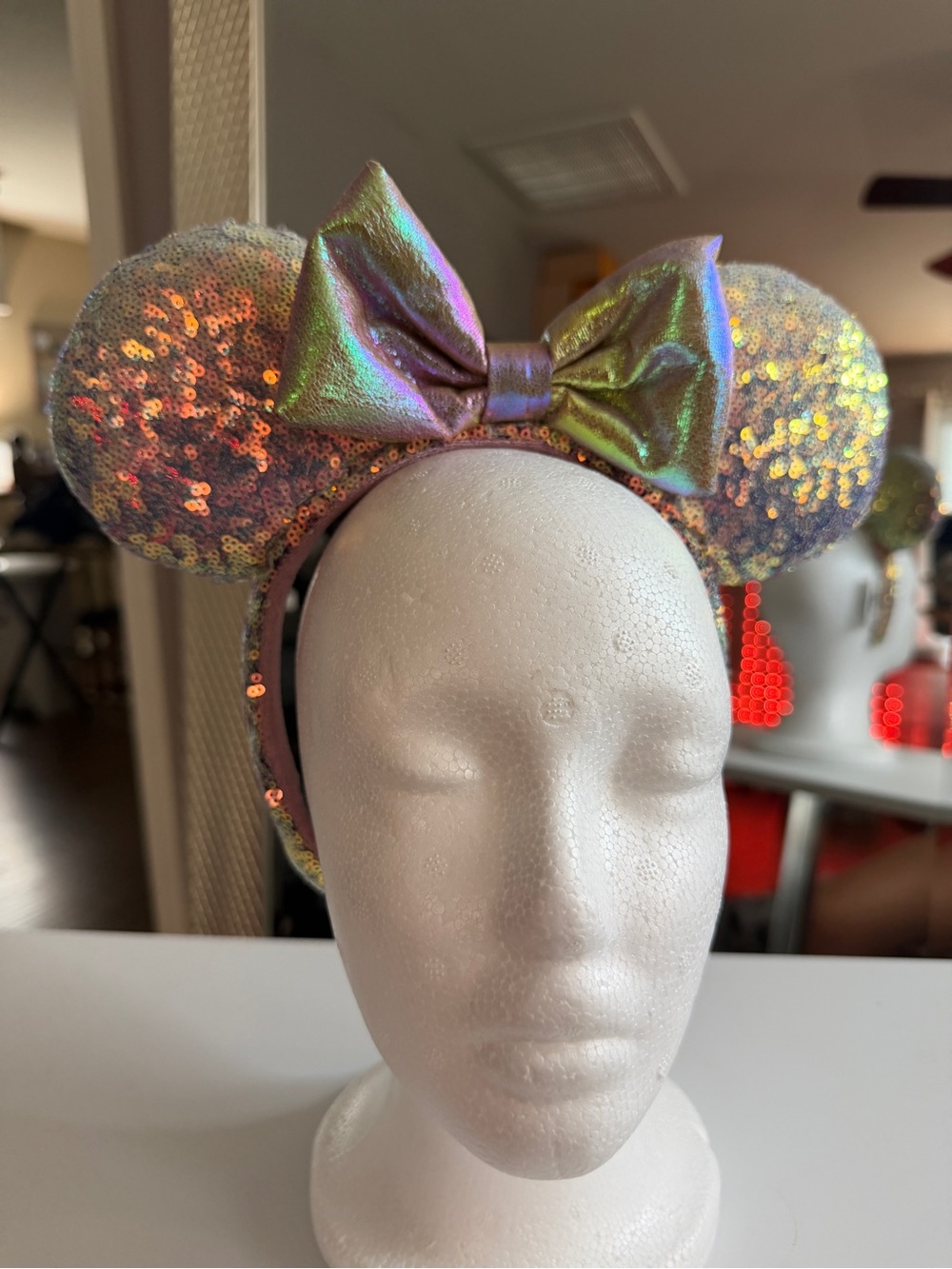Disney park’s Minnie Mouse headband ears
